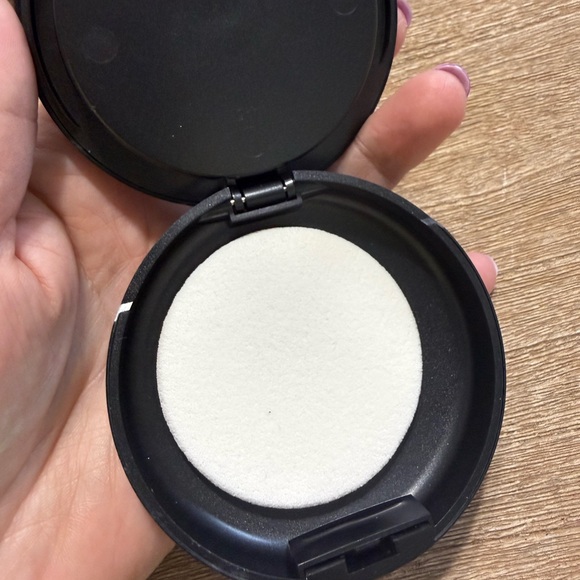 UNUSED MAC Cosmetics N5 Powder Foundation - Creamy Tan - Picture 6 of 6
